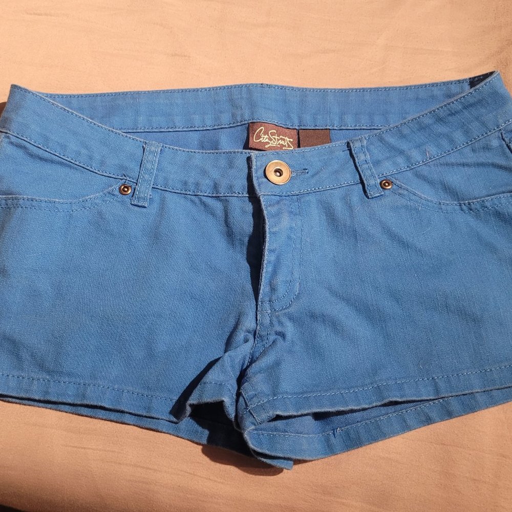 Women/Junior City Streets blue shorts Size 7